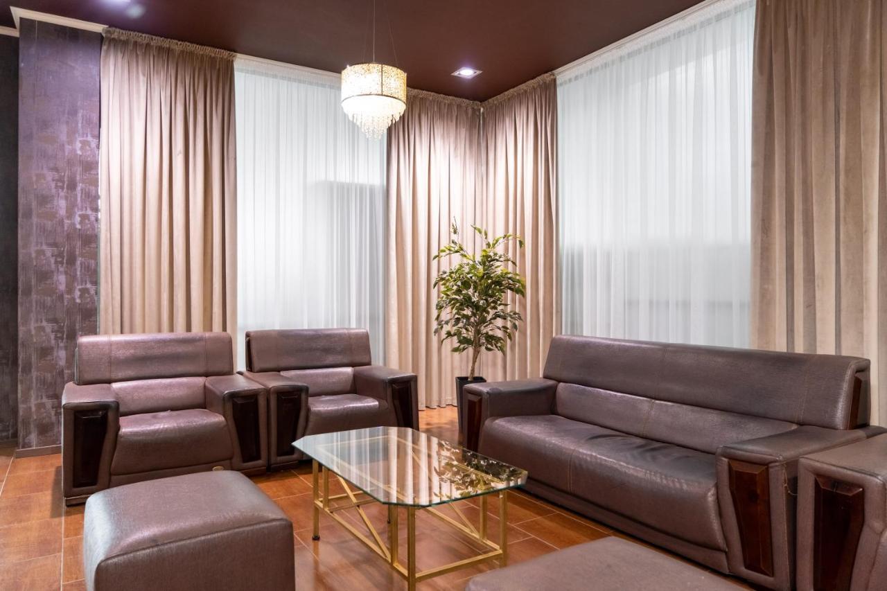 Azamat Hotel Astana Luaran gambar