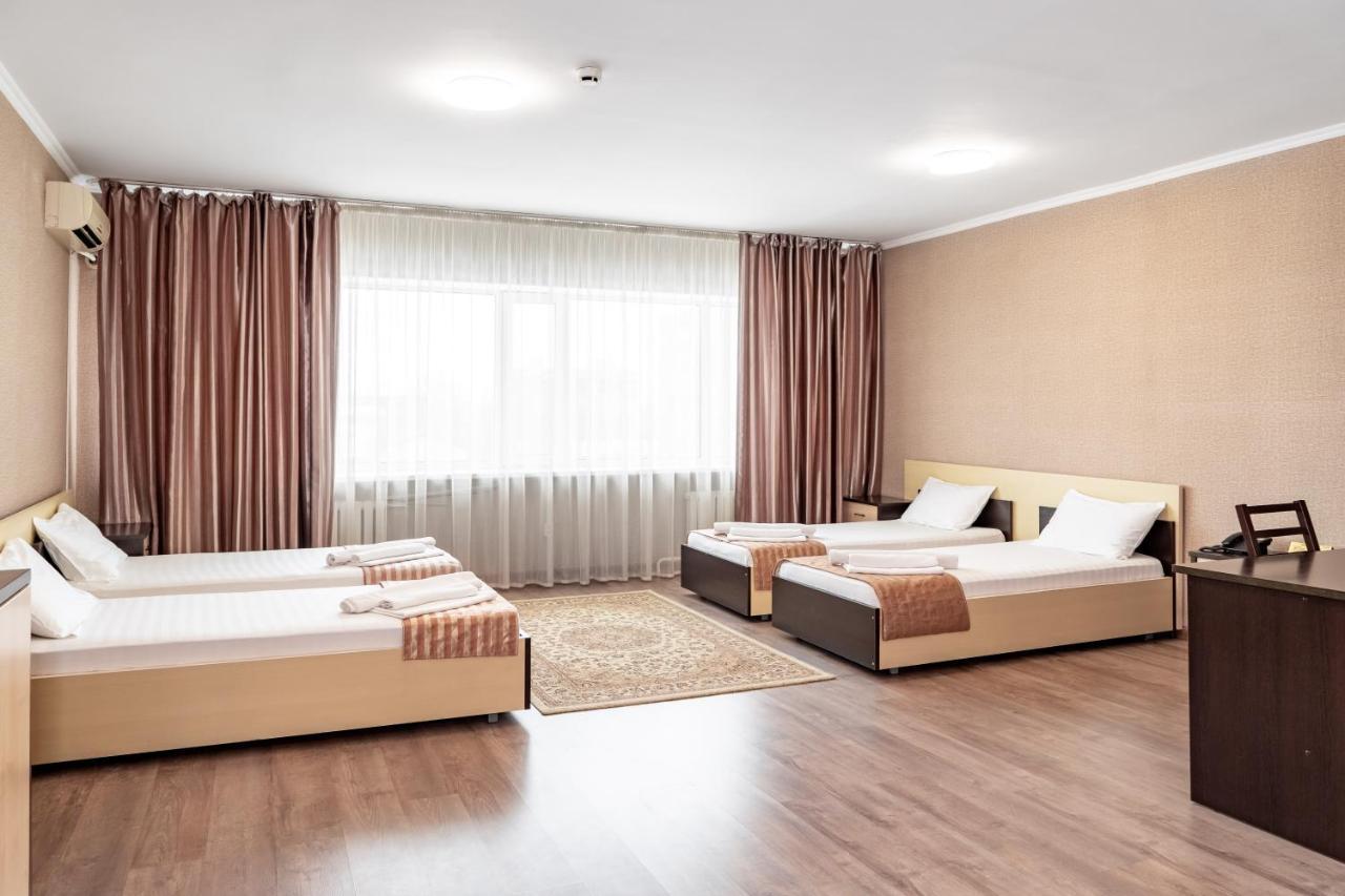 Azamat Hotel Astana Luaran gambar