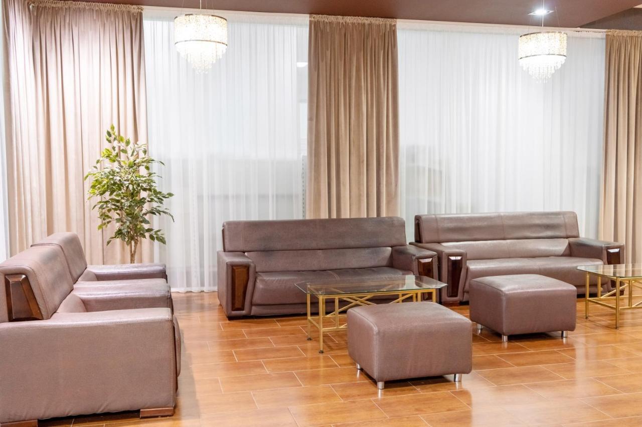 Azamat Hotel Astana Luaran gambar