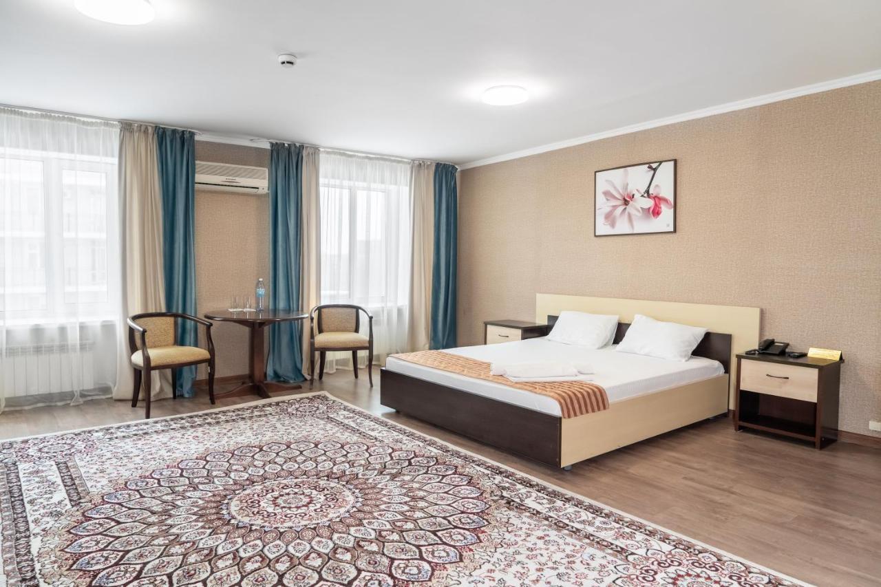 Azamat Hotel Astana Luaran gambar