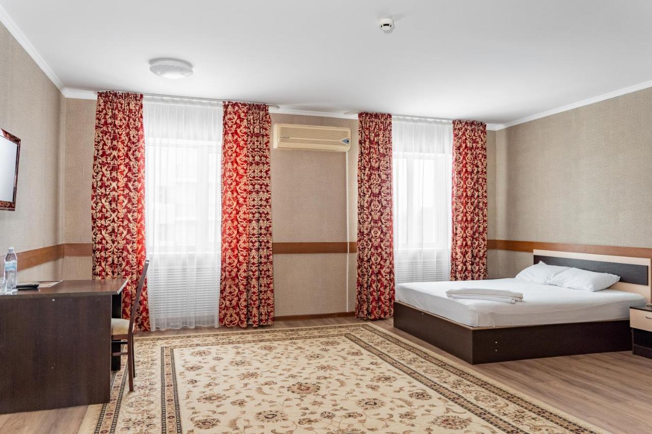 Azamat Hotel Astana Luaran gambar